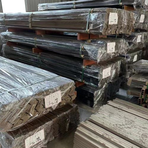 浙江塑木复合材料厂家批发木塑板材，规格齐全